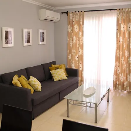 Apto. Con Gran Terraza Y Acceso Directo A Piscina. Апартаменты *