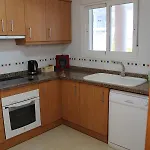 Apto. Con Gran Terraza Y Acceso Directo A Piscina.