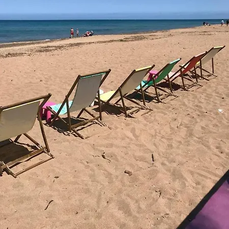 Apto. Con Gran Terraza Y Acceso Directo A Piscina.