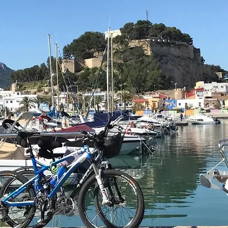 Apto. Con Gran Terraza Y Acceso Directo A Piscina. Dénia