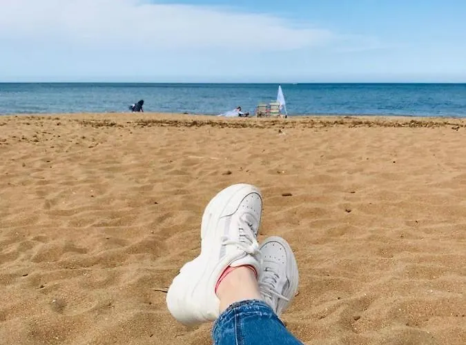 Apto. Con Gran Terraza Y Acceso Directo A Piscina. *